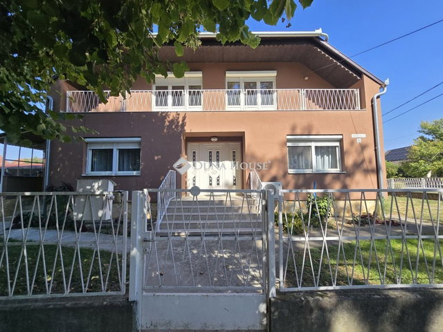 Eladó családi ház, Szentlőrincen 79.9 M Ft, 5 szobás