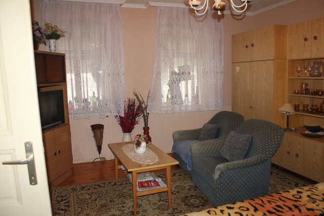 Eladó családi ház, Kapuváron 20.9 M Ft, 1+1 szobás