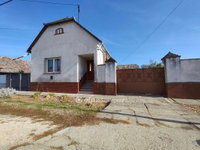 Eladó családi ház, Decsen 28 M Ft, 3 szobás