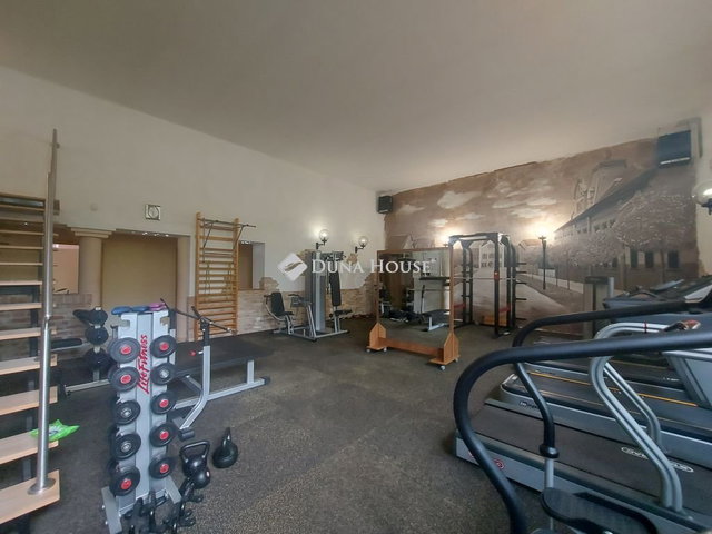 Eladó üzlethelyiség, Törökszentmiklóson 115 M Ft