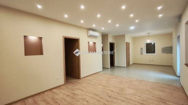 Eladó családi ház, Kecskeméten 74.99 M Ft, 3 szobás