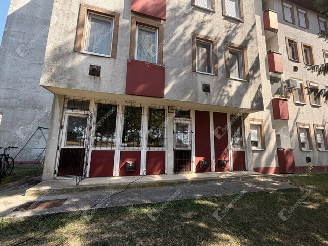 Eladó üzlethelyiség, Keszthelyen 38.5 M Ft, 3 szobás