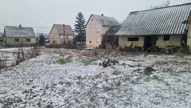 Eladó családi ház, Ácson 26.5 M Ft, 3 szobás
