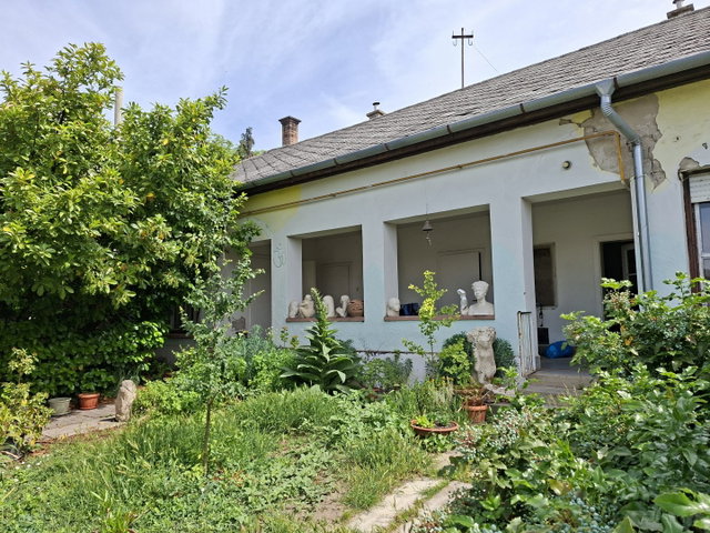 Eladó ikerház, Lajosmizsén 62 M Ft, 5+2 szobás