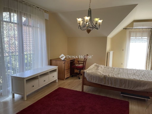 Eladó családi ház, Gödöllőn 229 M Ft, 5 szobás
