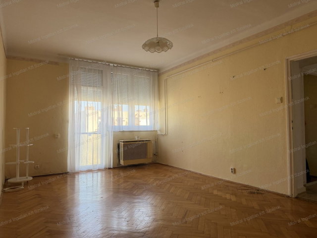 Eladó téglalakás, Szolnokon 25.9 M Ft, 1+1 szobás