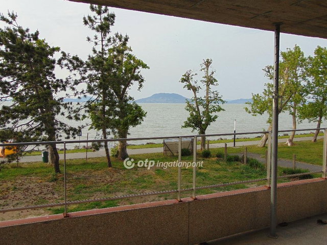 Eladó nyaraló, Balatonfenyvesen 82.5 M Ft, 1 szobás