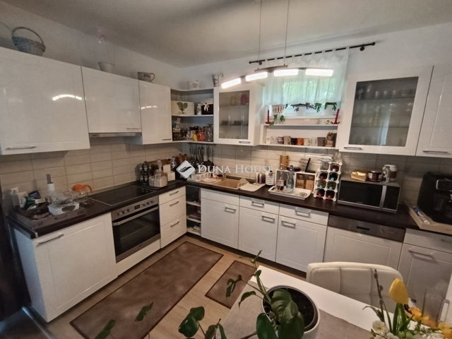 Eladó ikerház, Gödöllőn 120 M Ft, 4 szobás