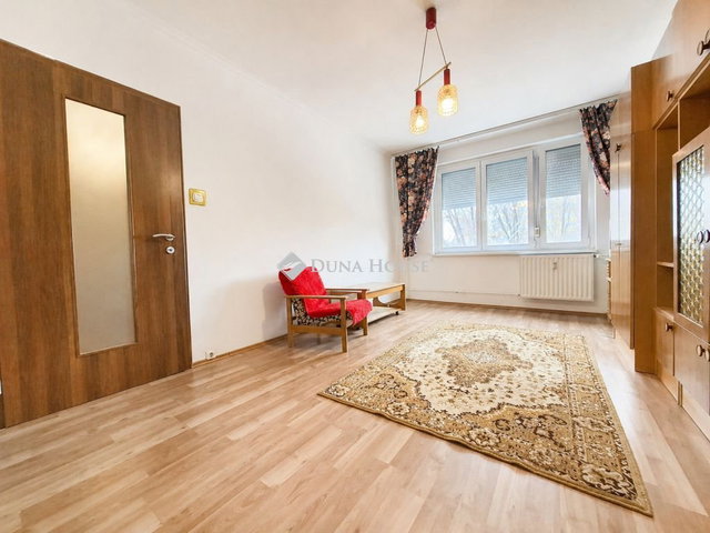 Eladó panellakás, Dunaújvárosban 30.9 M Ft, 2 szobás
