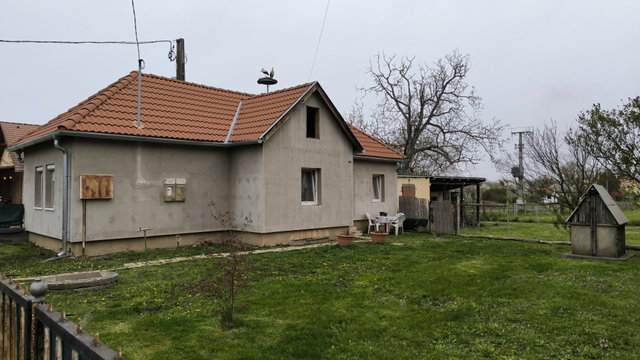 Eladó családi ház, Kéthelyen 37.9 M Ft, 1+3 szobás