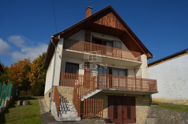 Eladó nyaraló, Szentendrén 89 M Ft, 5 szobás
