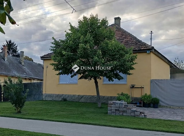 Eladó családi ház, Foktőn 18.5 M Ft, 2 szobás