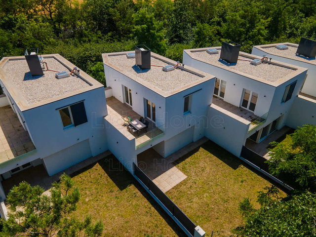Eladó téglalakás, Balatonszárszón 100 M Ft, 2 szobás