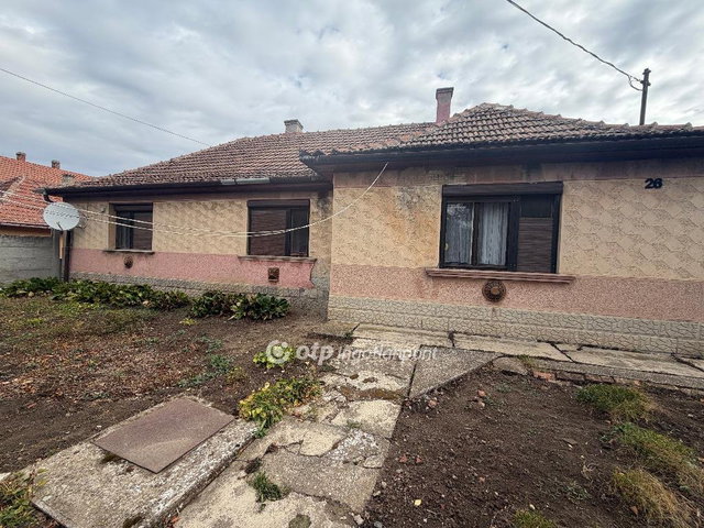 Eladó családi ház, Gyulán 29.3 M Ft, 4+2 szobás
