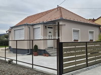 Eladó családi ház, Siklóson 88.9 M Ft, 4 szobás