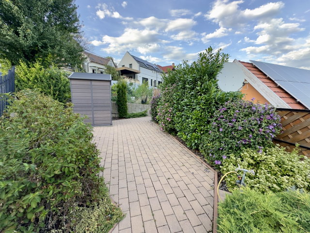 Eladó családi ház, Budaörsön 145 M Ft, 4+2 szobás
