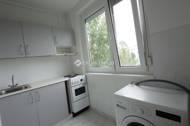 Eladó panellakás, Kecskeméten 32.5 M Ft, 1 szobás