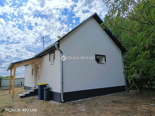 Eladó családi ház, Farmoson 22.9 M Ft, 1 szobás