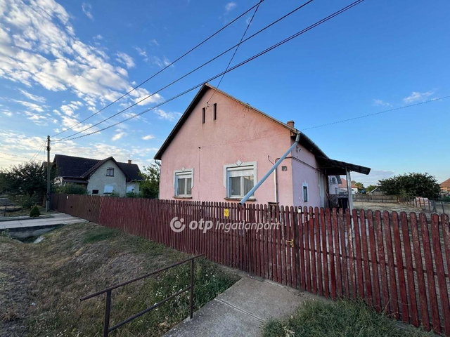Eladó családi ház, Nádudvaron 34.9 M Ft, 2 szobás