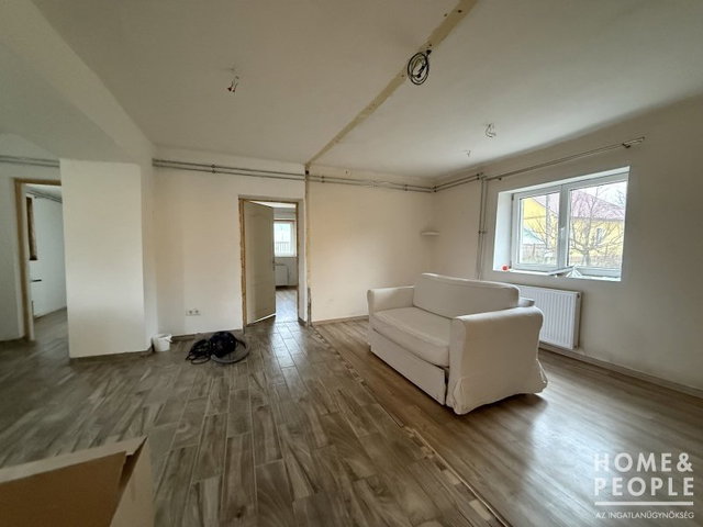 Eladó családi ház, Szegeden 52.99 M Ft, 2+2 szobás