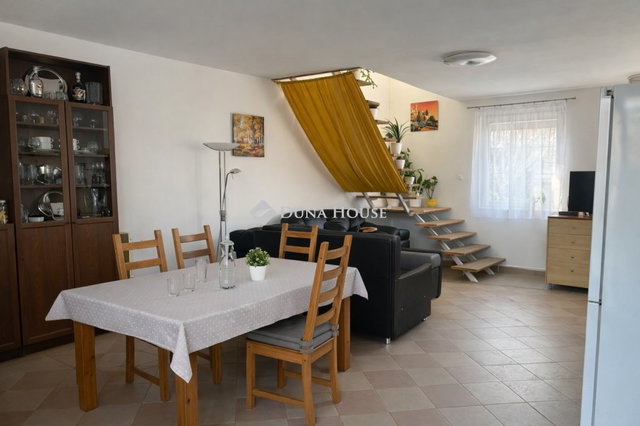 Eladó nyaraló, Cserkeszőlőn 64 M Ft, 4 szobás
