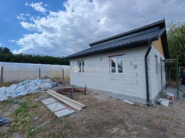 Eladó családi ház, Nagykátán 45 M Ft, 3 szobás