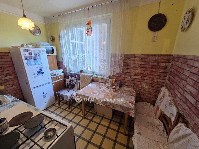 Eladó panellakás, Miskolcon 28.9 M Ft, 2 szobás