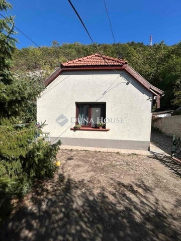 Eladó családi ház, Tatabányán 36.9 M Ft, 2 szobás