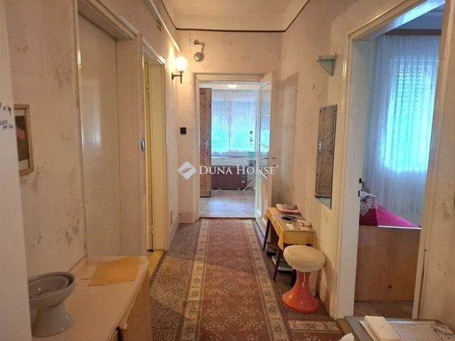 Eladó családi ház, Szegeden 58 M Ft, 2 szobás