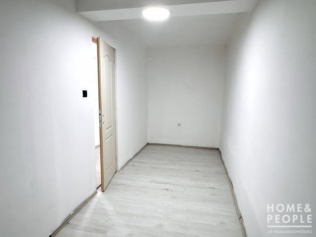 Eladó családi ház, Hódmezővásárhelyen 17 M Ft, 2 szobás
