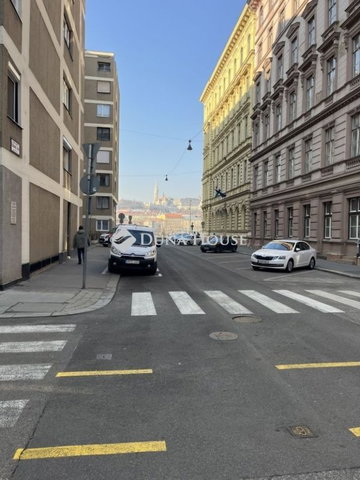 Eladó téglalakás, Budapesten, V. kerületben 98 M Ft, 3 szobás