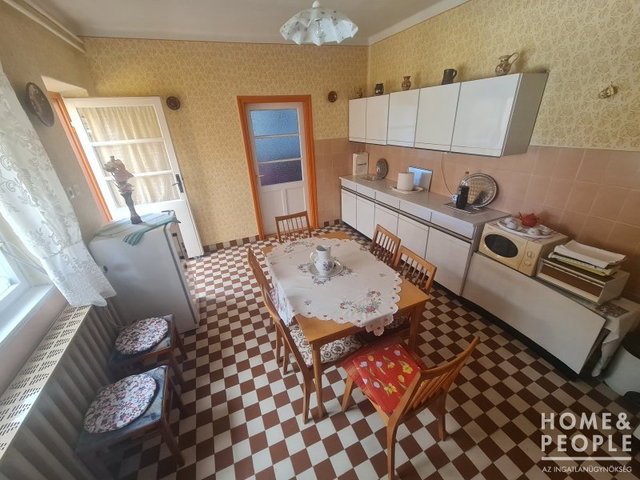 Eladó családi ház, Hódmezővásárhelyen 39.9 M Ft, 2 szobás