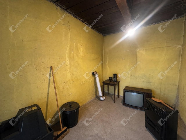 Eladó családi ház, Nagybakónakon 5.3 M Ft, 2 szobás