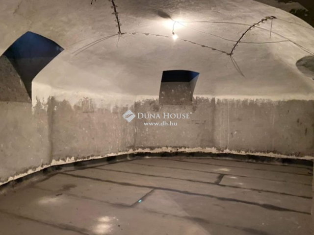 Eladó üzlethelyiség, Budapesten, IX. kerületben 79.9 M Ft