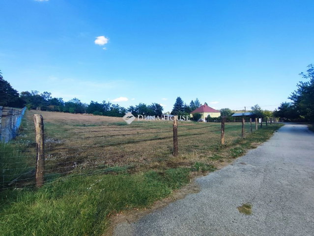 Eladó telek, Súron 24.9 M Ft / költözzbe.hu