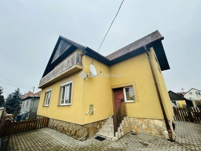 Eladó családi ház, Gyálon 108 M Ft, 5 szobás
