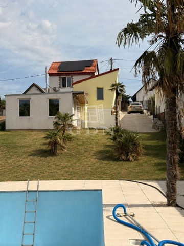 Eladó családi ház, Székesfehérvárott 108 M Ft, 5 szobás