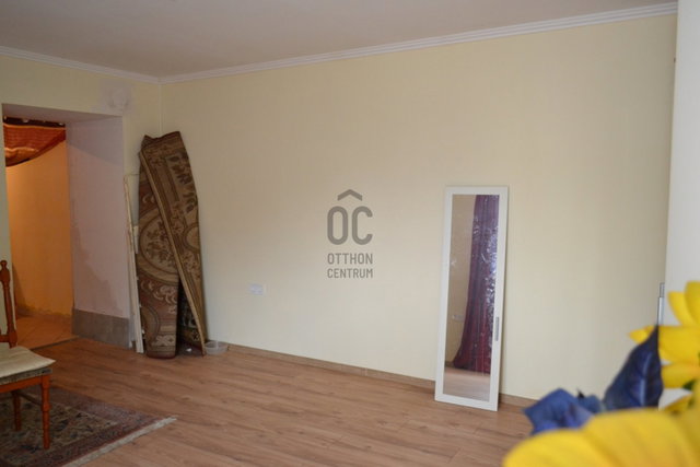 Eladó családi ház, Kenézlőn 7.5 M Ft, 2 szobás