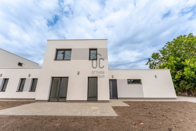 Eladó családi ház, Székesfehérvárott 149.9 M Ft, 4 szobás