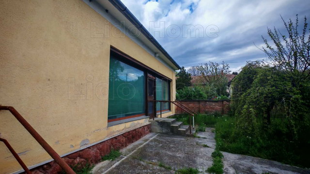 Eladó családi ház, Zalaszentgróton 15 M Ft, 4 szobás