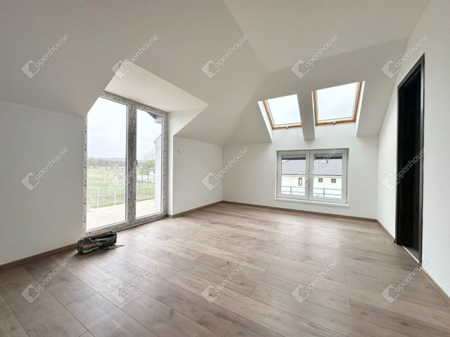 Eladó ikerház, Budapesten, XVI. kerületben 179.9 M Ft, 5 szobás