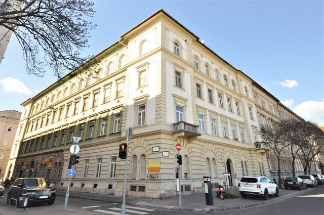 Eladó üzlethelyiség, Budapesten, II. kerületben 129 M Ft