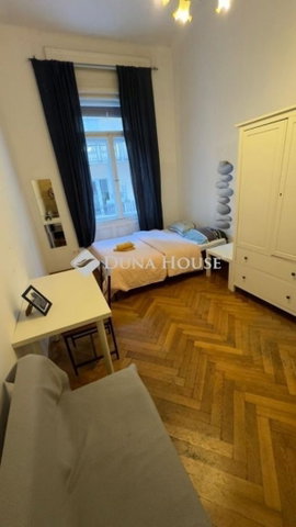 Eladó téglalakás, Budapesten, V. kerületben 130 M Ft, 3 szobás