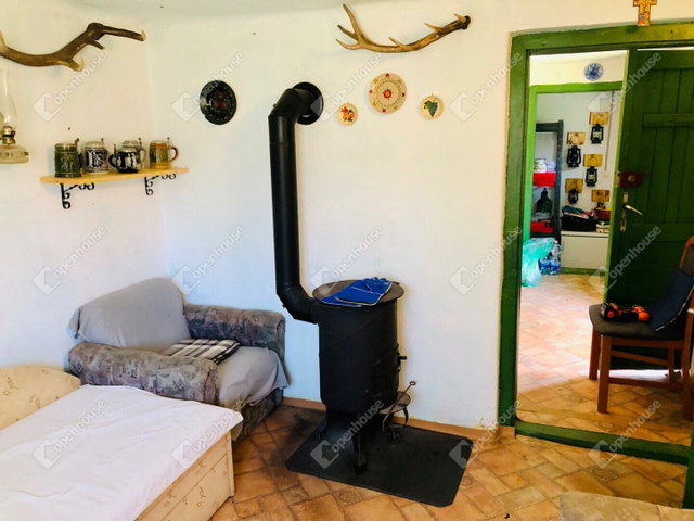 Eladó nyaraló, Beleznán 3.5 M Ft, 1 szobás
