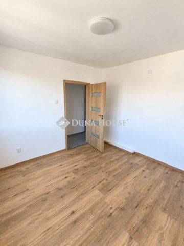 Eladó panellakás, Szentendrén 70 M Ft, 2+1 szobás
