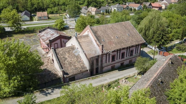 Eladó ipari ingatlan, Hőgyészen 70 M Ft / költözzbe.hu