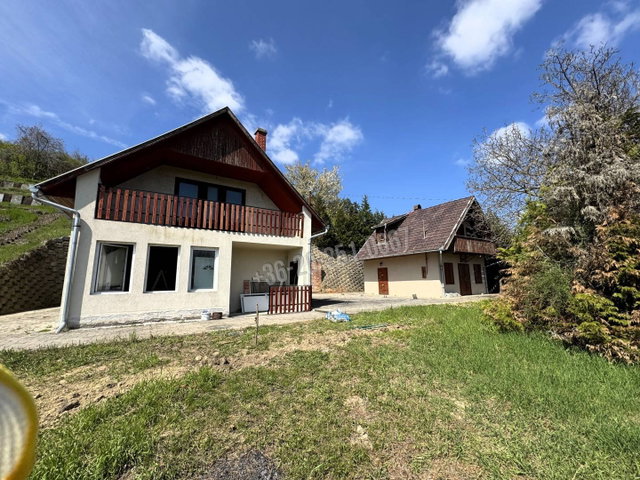 Eladó nyaraló, Báron 30 M Ft, 2+1 szobás / költözzbe.hu