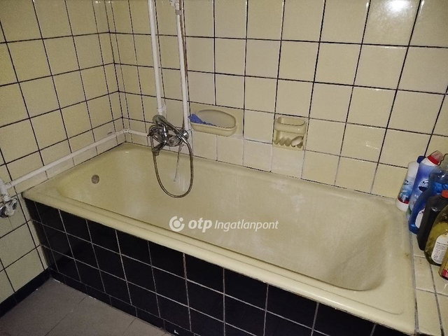 Eladó családi ház, Pécsett 54 M Ft, 2+1 szobás