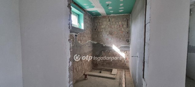 Eladó téglalakás, Cegléden 21 M Ft, 1 szobás