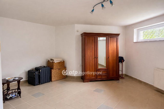 Eladó családi ház, Budakeszin 244 M Ft, 5+1 szobás